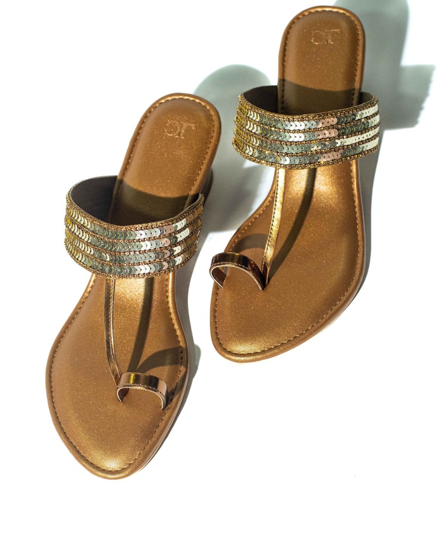 Mid - Heel Sandal - Toe Ring