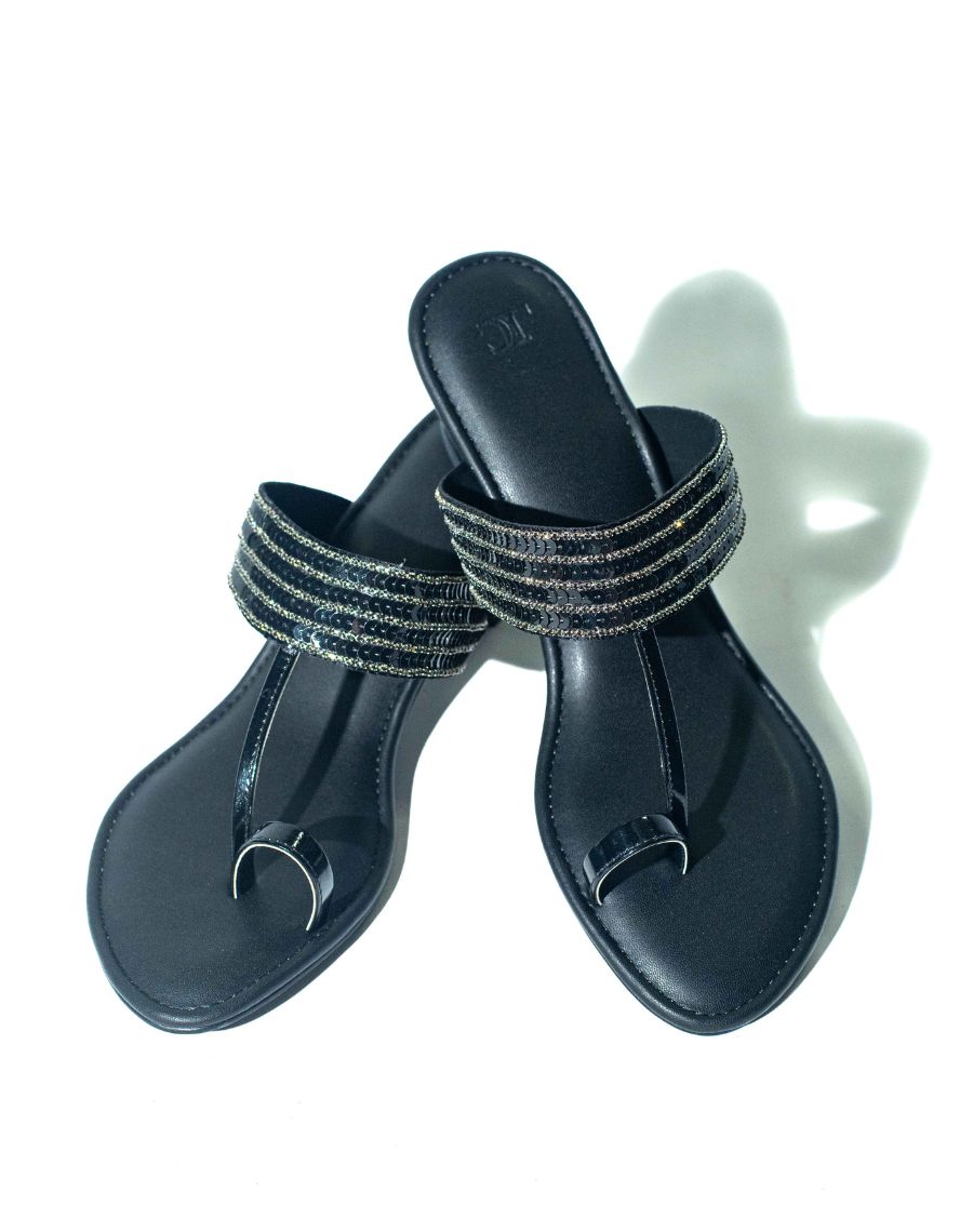 Mid - Heel Sandal - Toe Ring