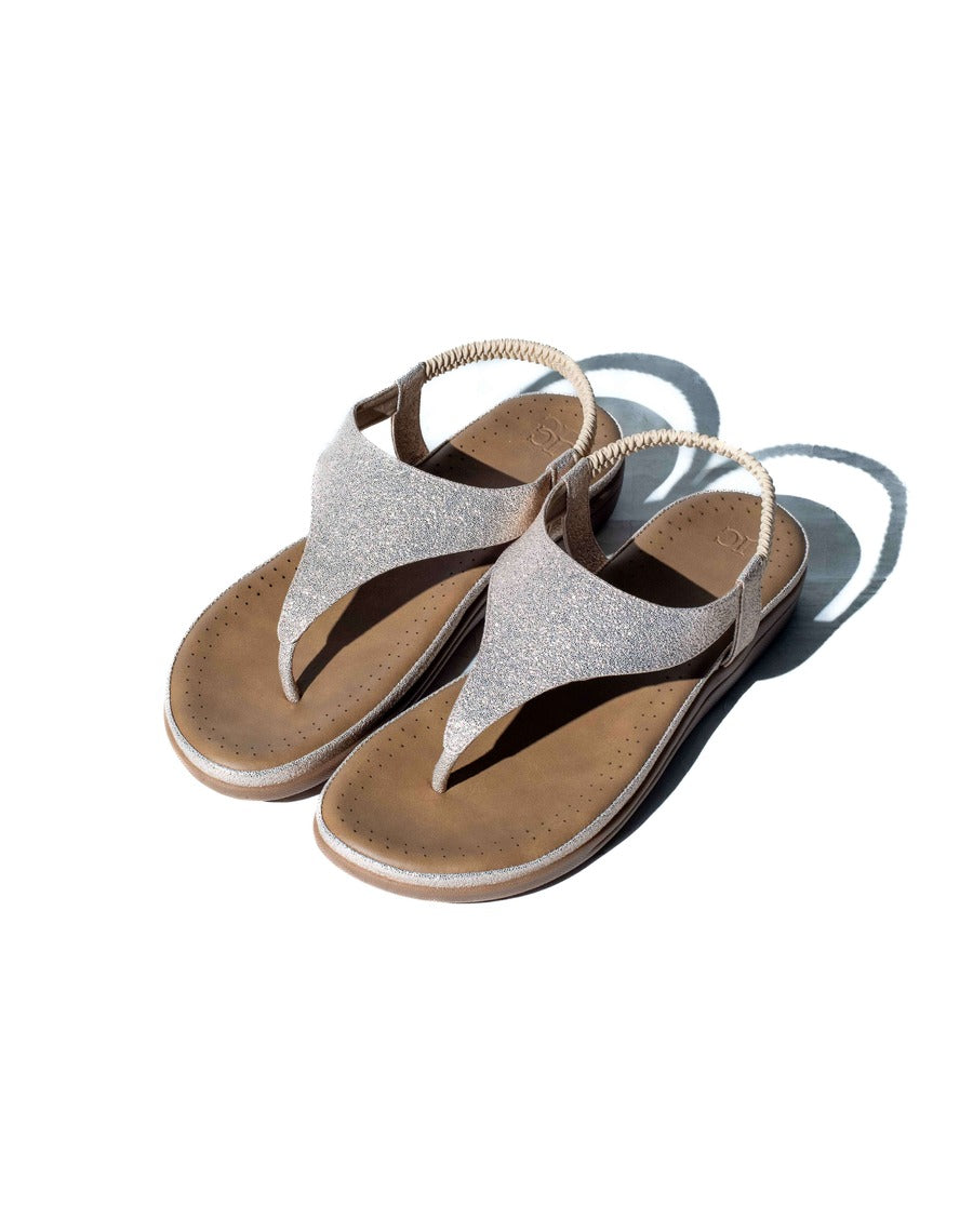 Flat sandal - back strap