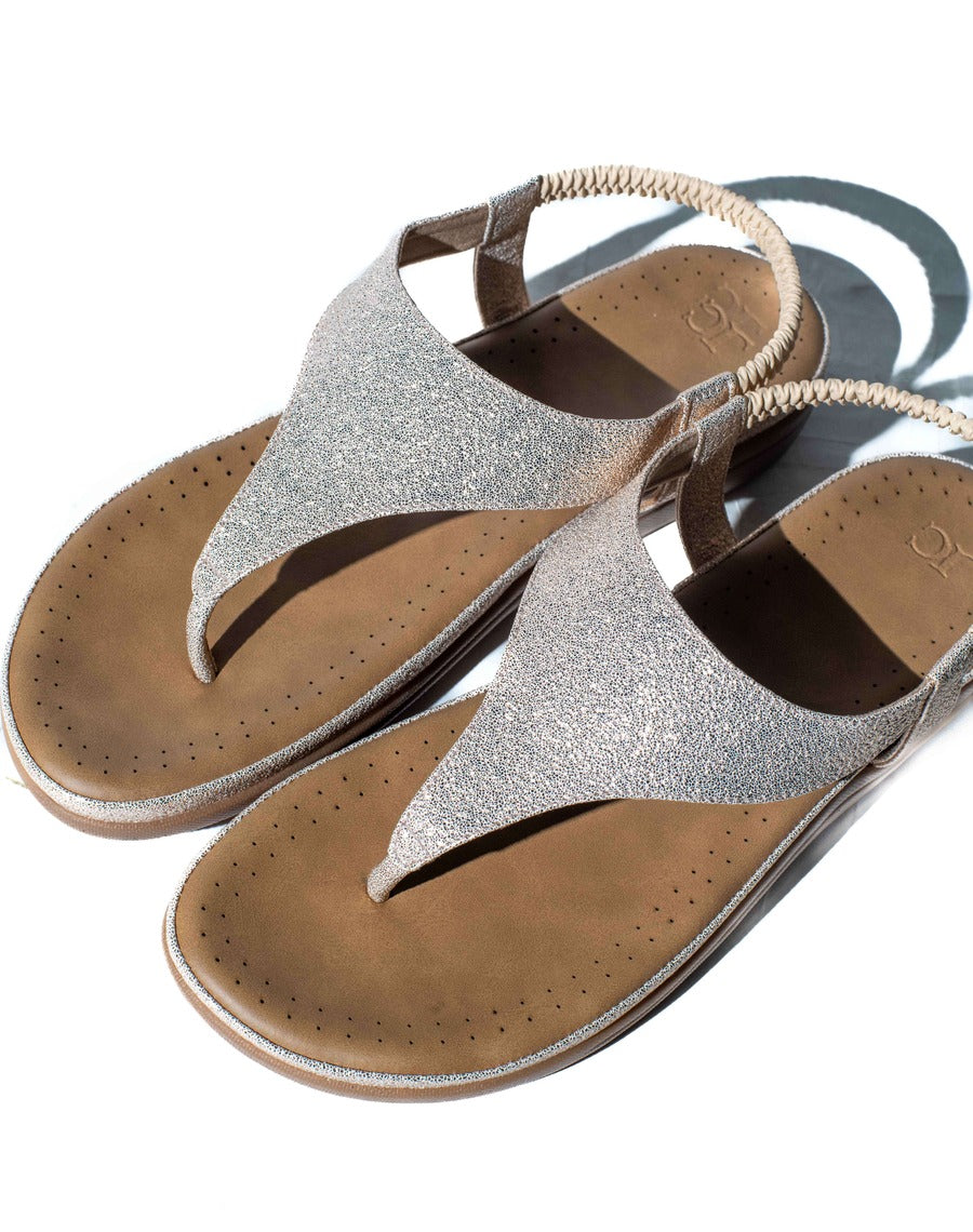 Flat sandal - back strap