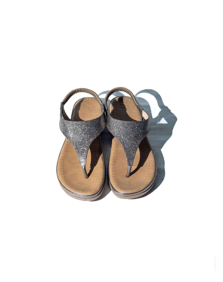 Flat sandal - back strap